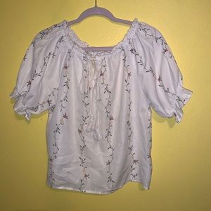 White flowered medium top